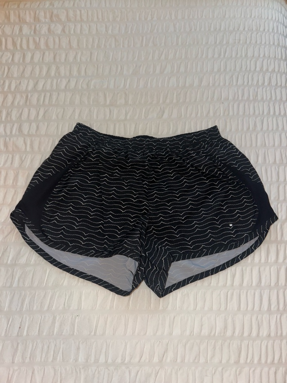 Nike Black Women's Athletic Shorts with White Wave Pattern
